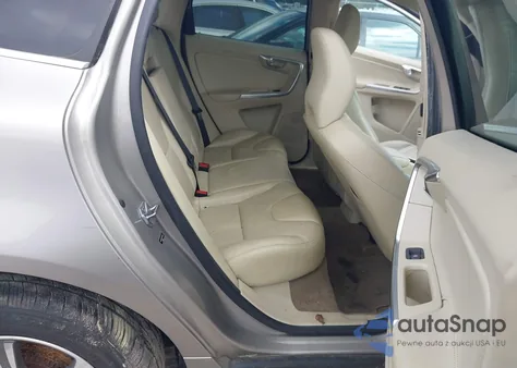 2015 Volvo Xc60 T6 Premier Plus из США, поврежденный, VIN YV4902RC5F2579433